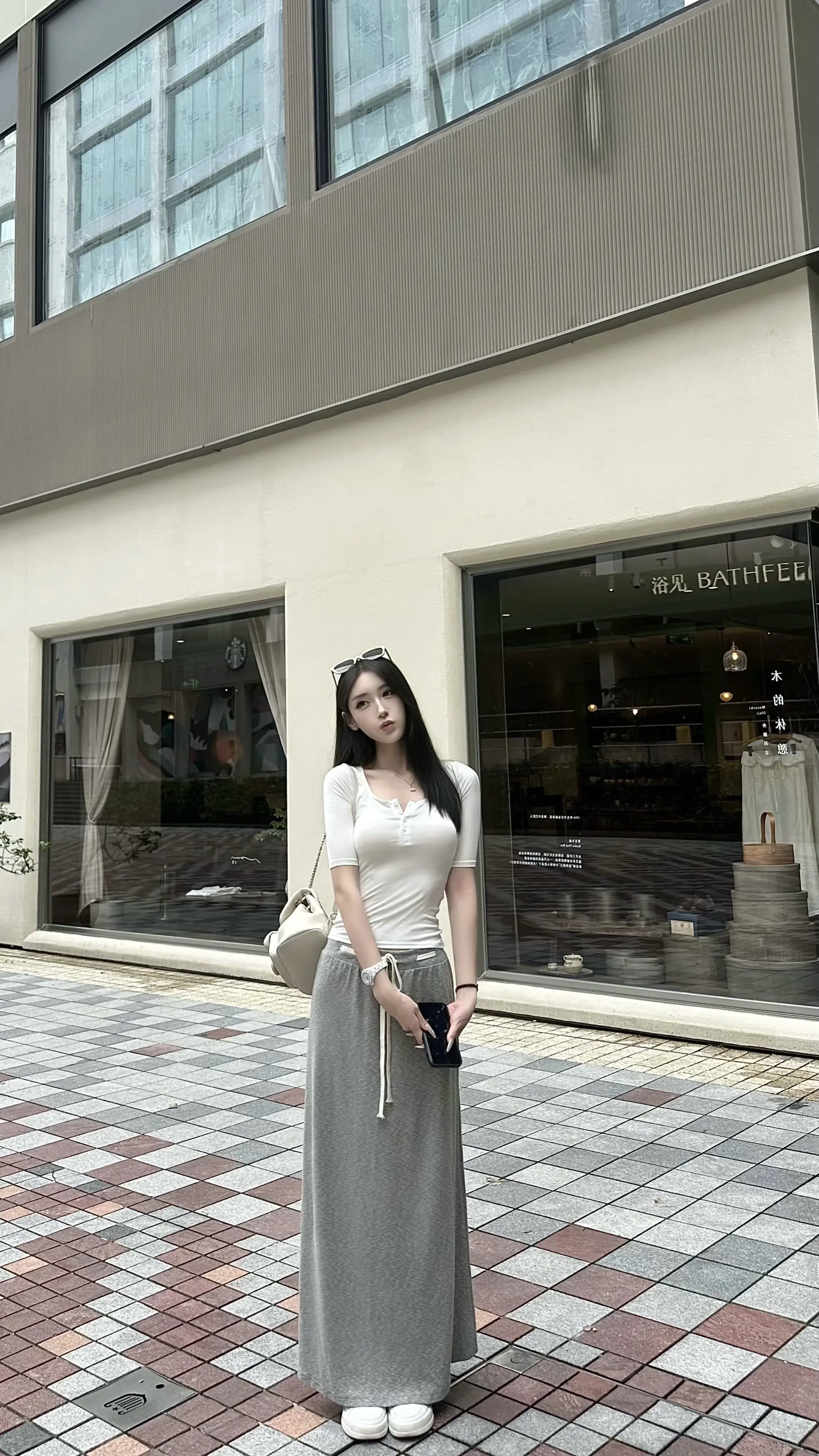还在看我的社交软件吗 想我的话下次也出现在我的镜头里吧