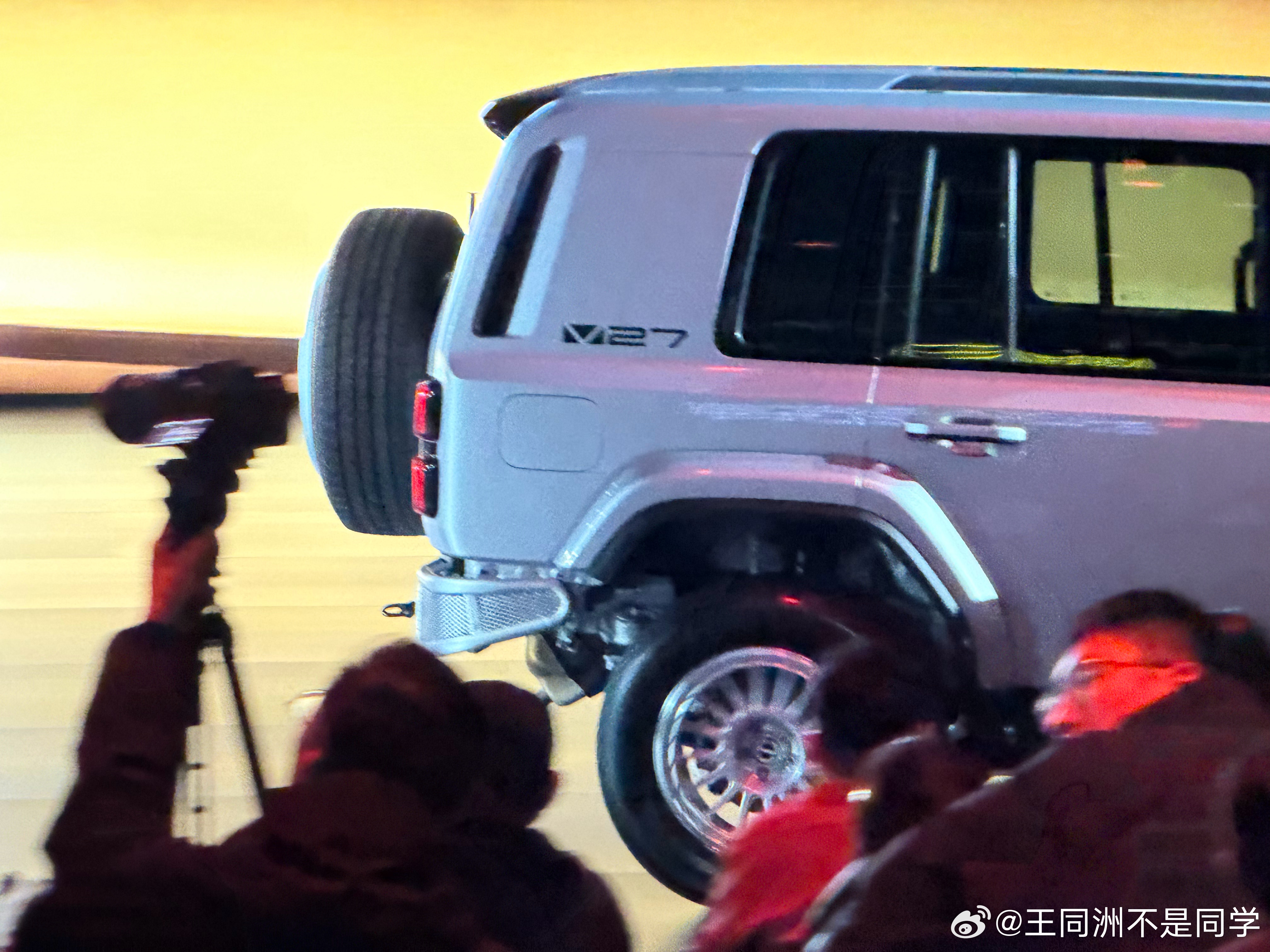 iCARV27N39原味车！增程+承载式车身冬季穿越塔克拉玛干太强了！（请勿模仿