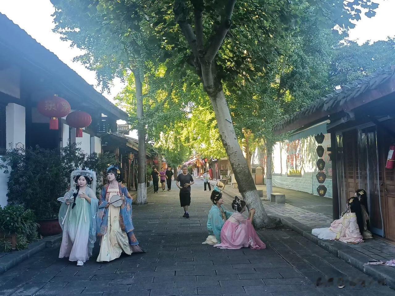 同事请大家吃饭没叫我怎么办装作不知道就行，还有就是，千万不要生闷气。因为这样，一