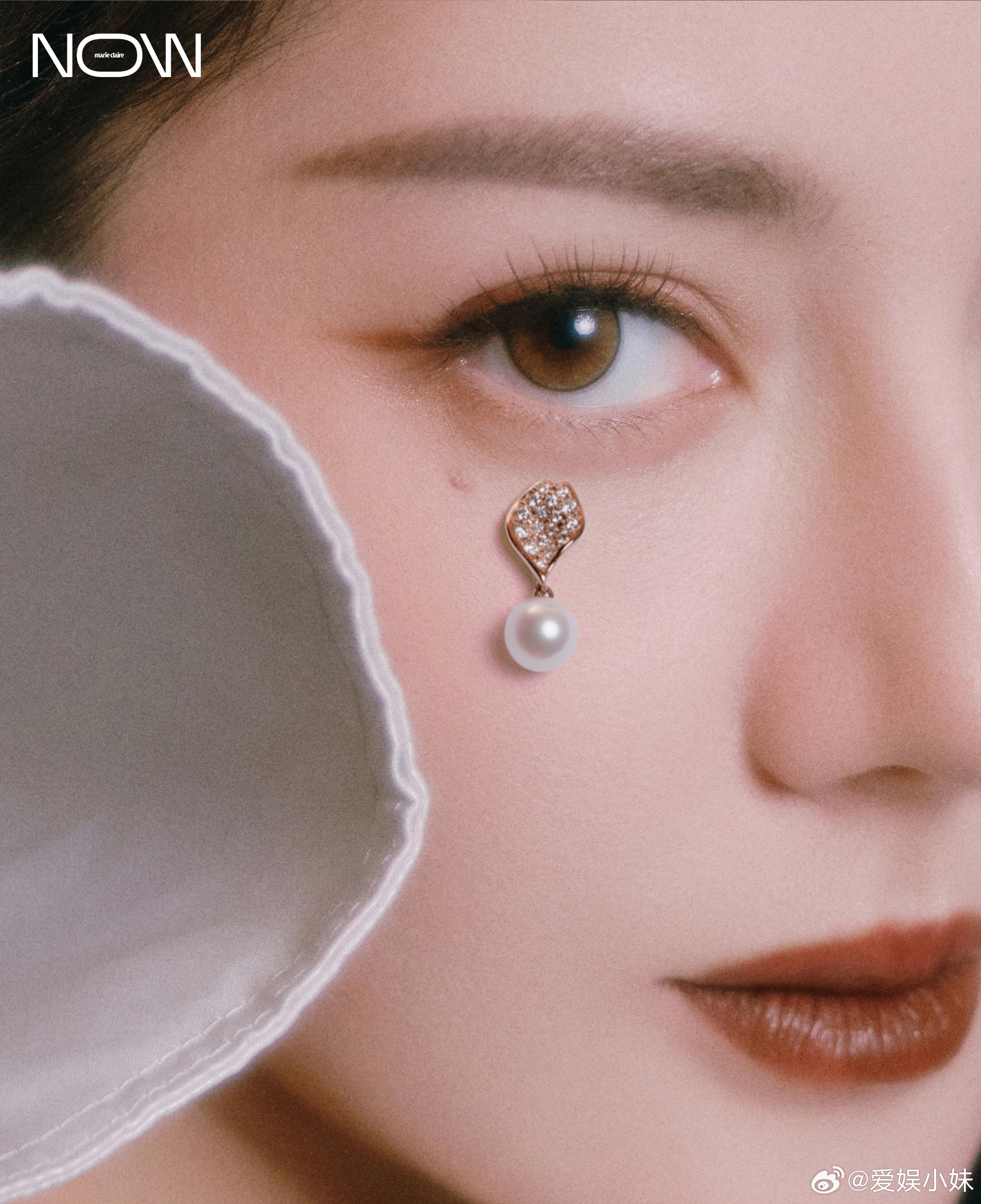 迪丽热巴演员路已走13年，从苛求完美到心境明澈。她与角色相互滋养，贺思慕让她感受