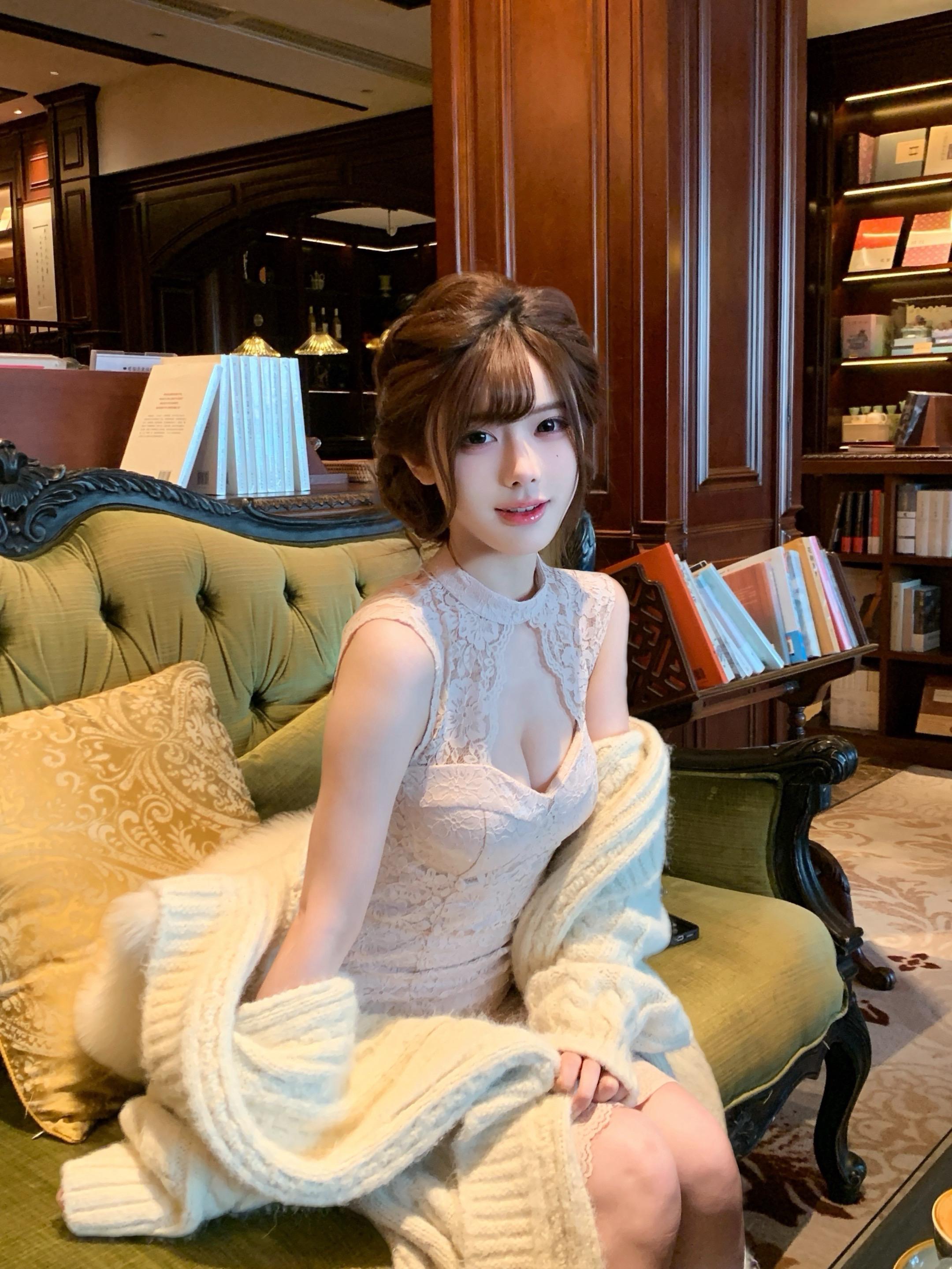 天青色等烟雨而我在等你