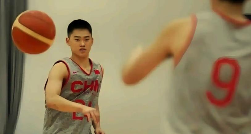 中国男篮再调整三人，都是遗憾离开，为什么赵维伦注定悲情
日前中国男篮集训队再度迎