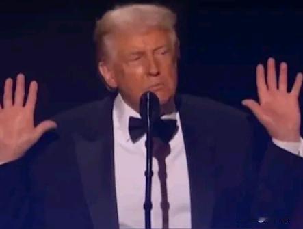 普京没想到，就连马克龙也没想到！特朗普居然承认：结束全球霸权，将调整与中国的经济