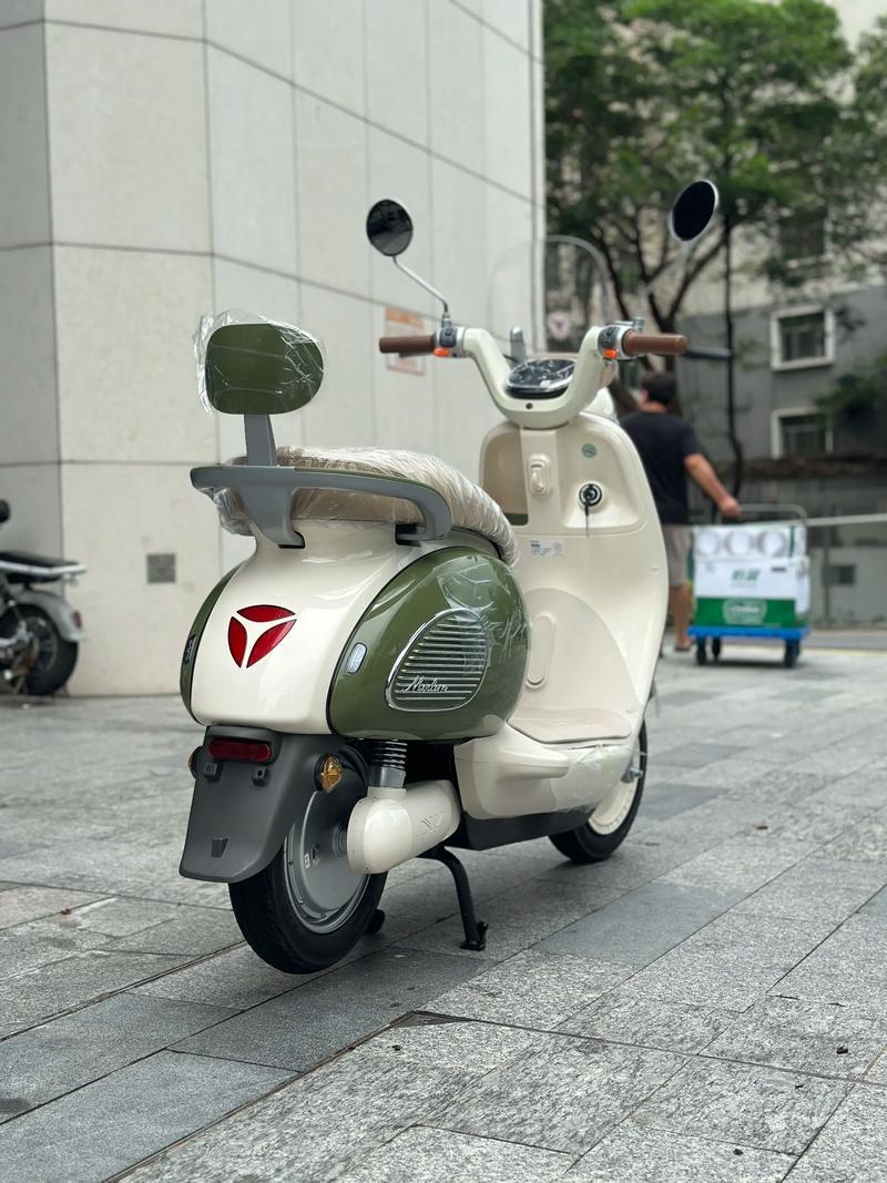 新国标电动车的初衷是为了安全，但实际用起来，老百姓的吐槽可真不少。总结起来，主要