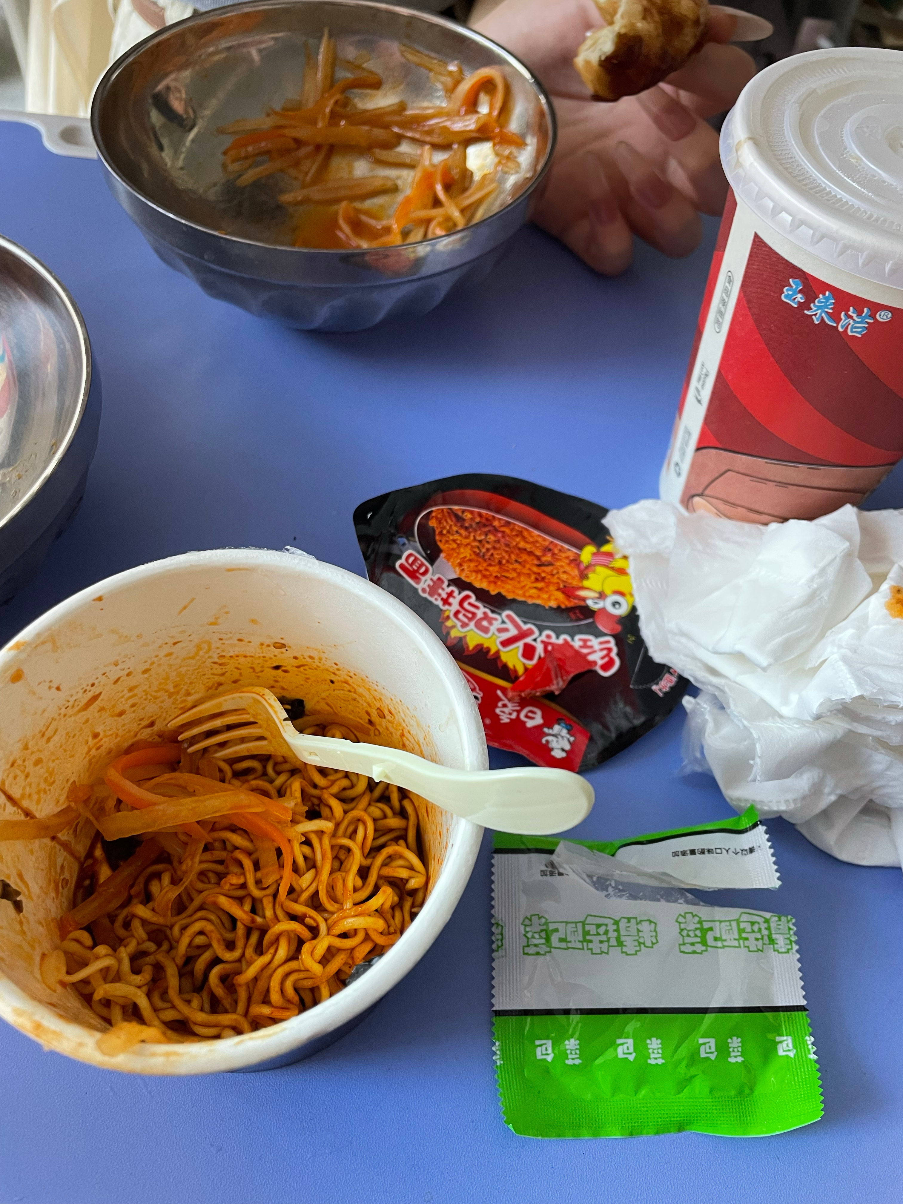 我们的早餐好想不太一样 