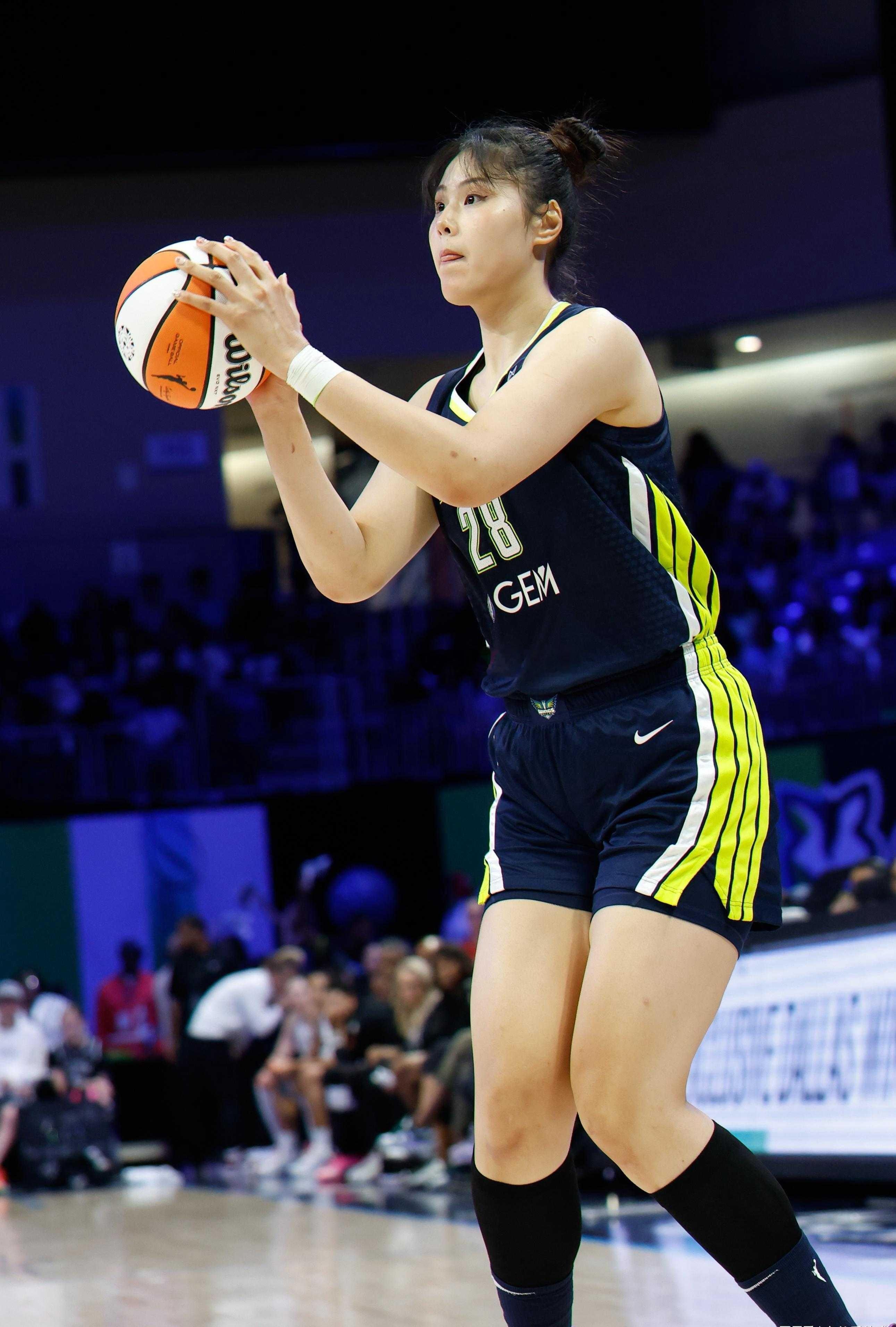 26-27 赛季 WNBA 常规赛：飞翼 79-56 风暴豪取三连胜 李月汝登场