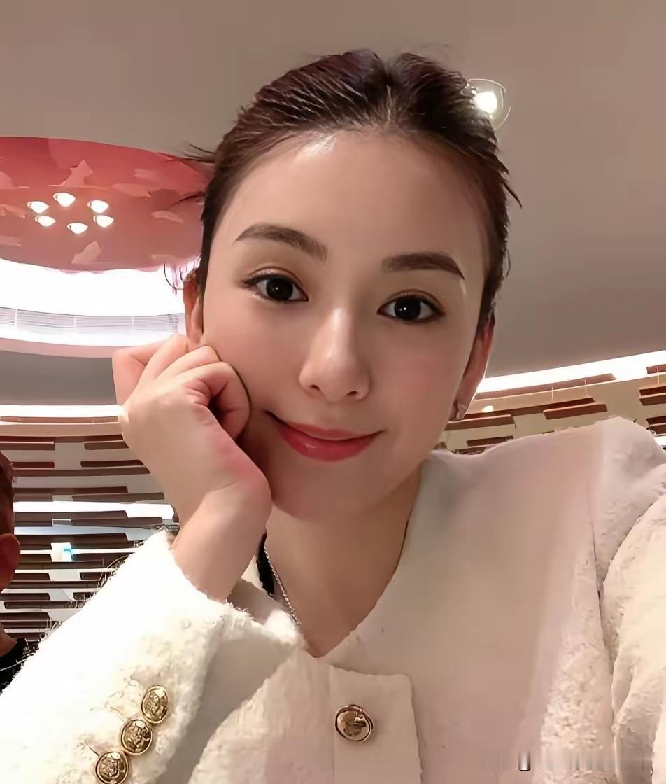 方媛挺漂亮的，为什么上综艺节目会翻车？