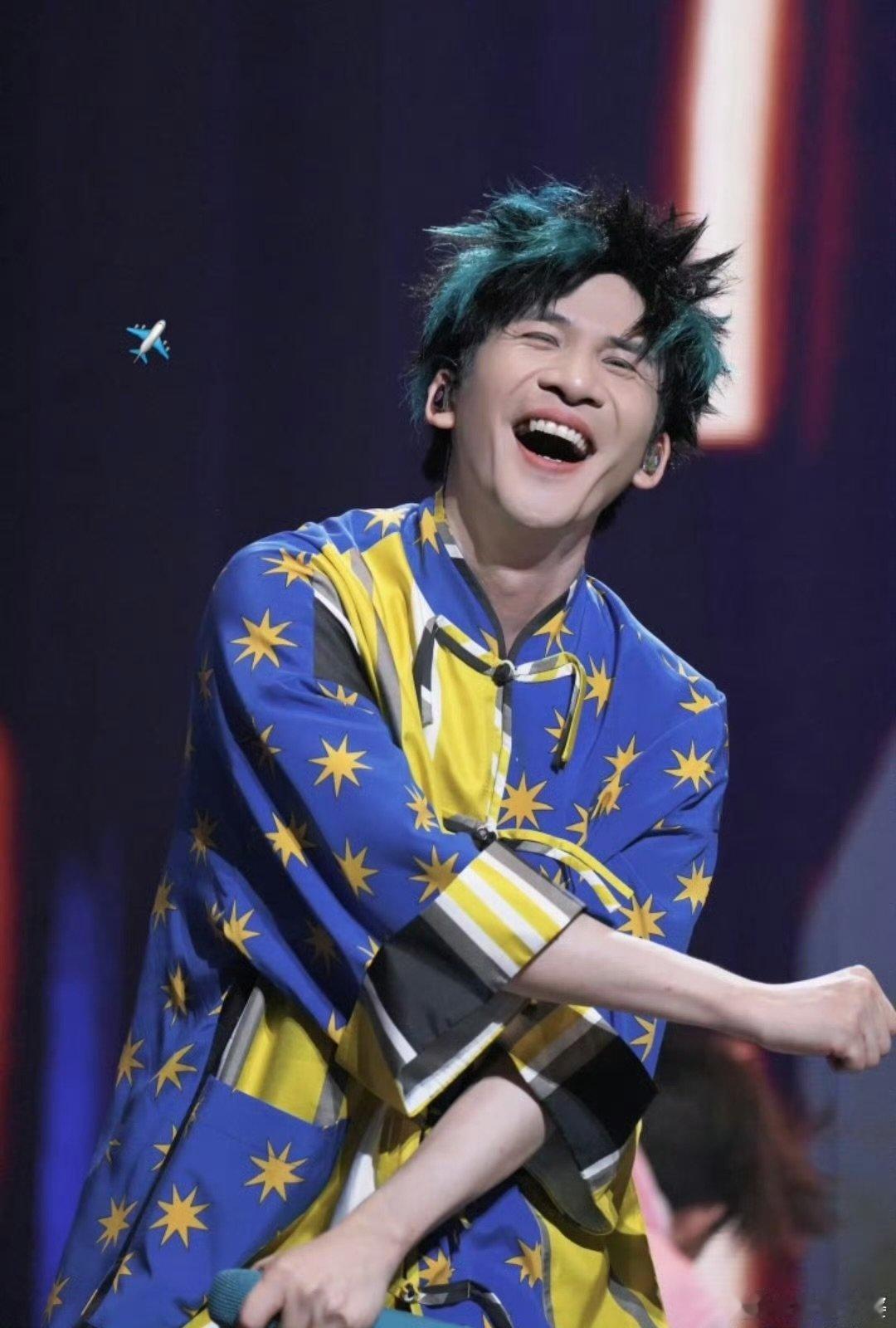 大张伟的兵毕业不蹦洋迪 B站永远22毕业歌会 领先众人的快乐心境，都藏在《万物盛