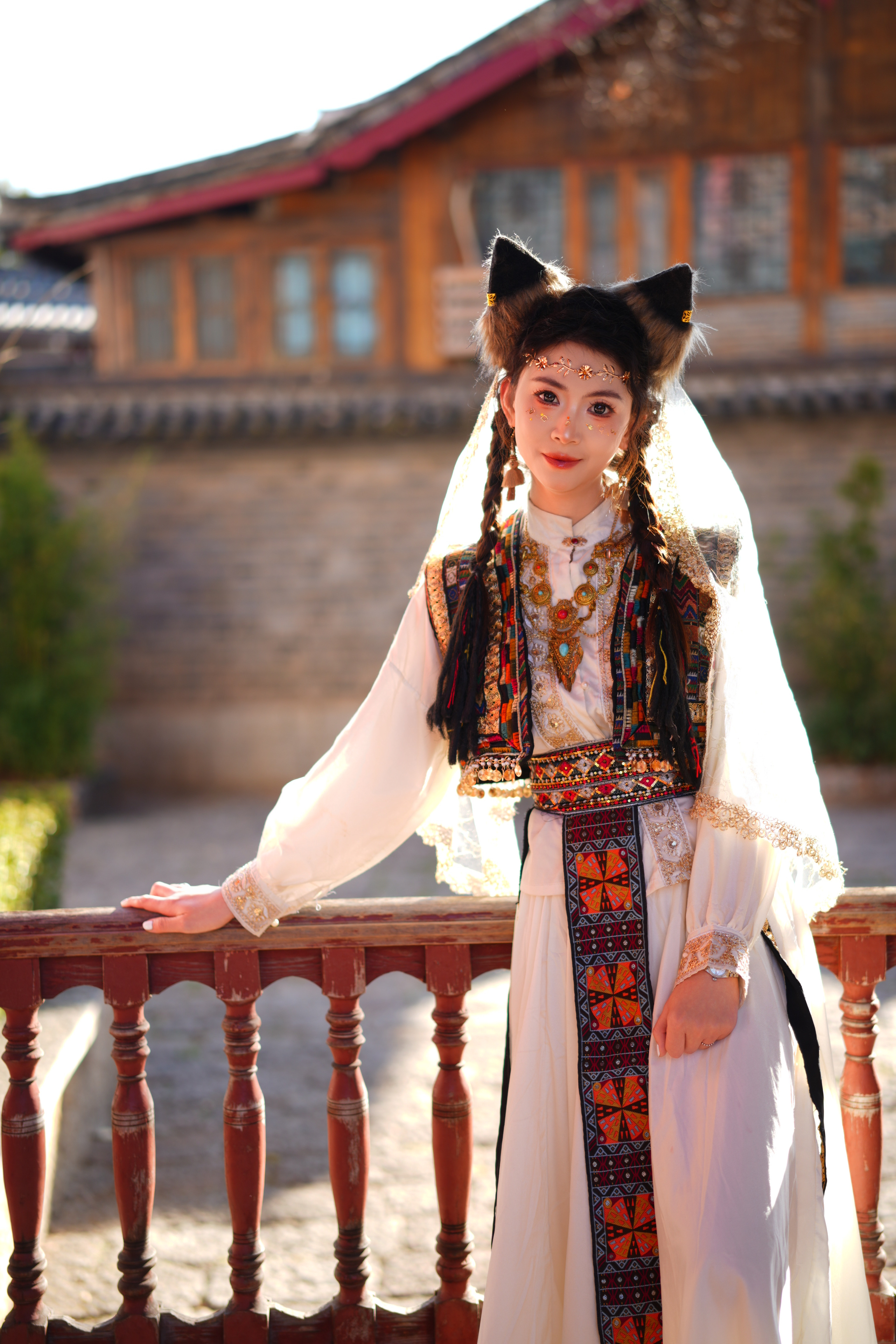 赵娜不化妆，所以我也没见过她化妆的样子幸运的是这一次去云南的时候 ，她找了几个小