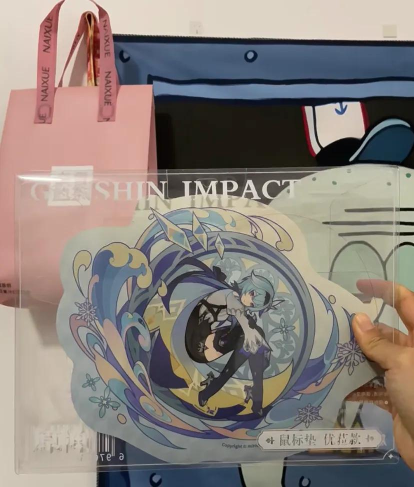 : 米哈游周边惊艳亮相：原神鼠标垫质感与排面超越平替

近日，米哈游推出的原神周