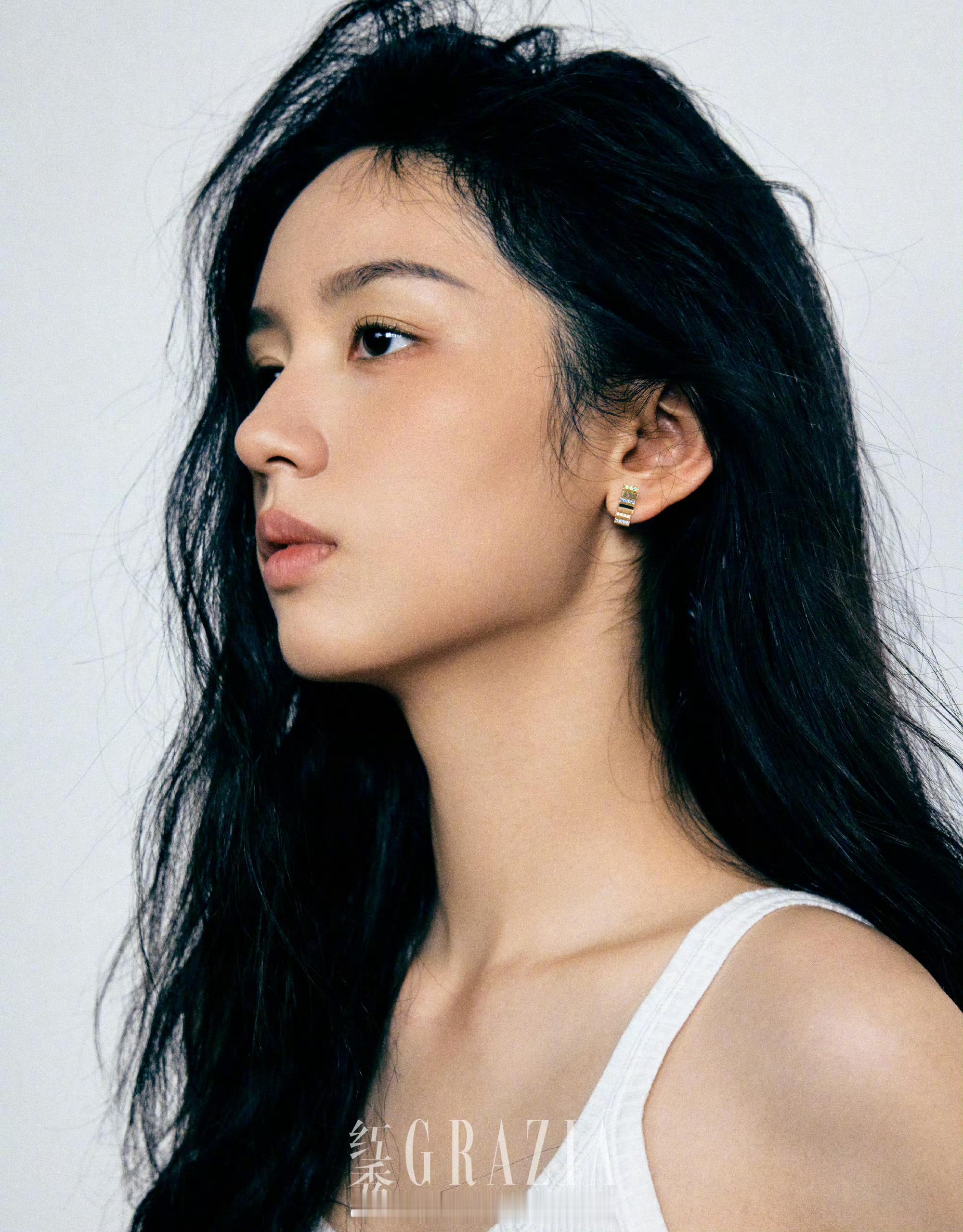 周也 不输欧美人的骨相也子的骨相真的很绝，不接受反驳 ​​​