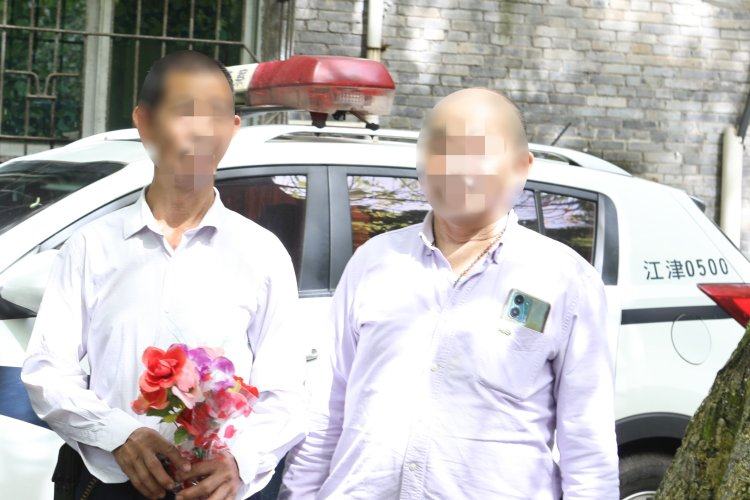 失散70年后，这对古稀之年的亲兄弟团聚了