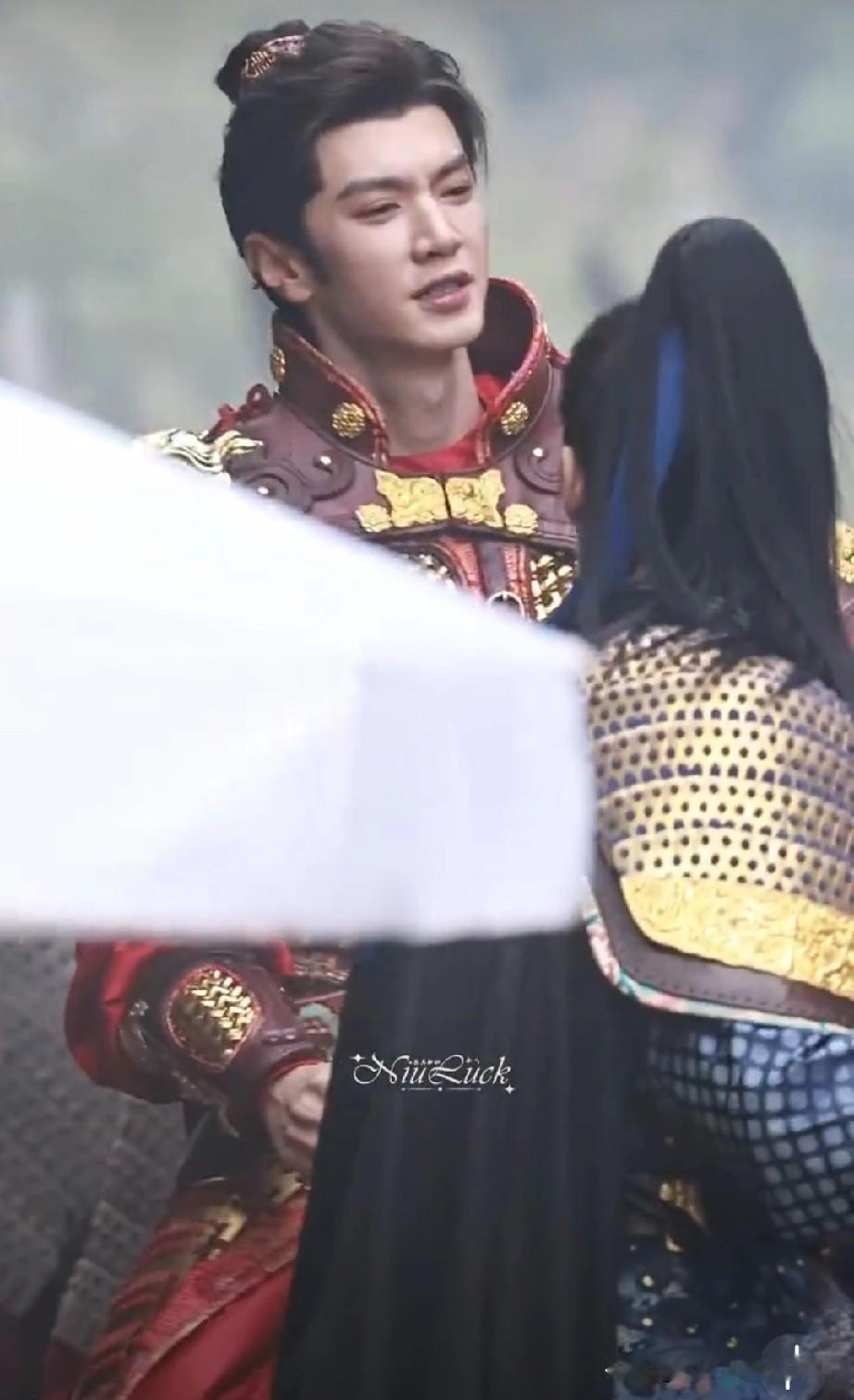 陈哲远又上热搜了！

好像是因为在拍摄江山为聘的一段骑马戏时，马看起来有点烈性，