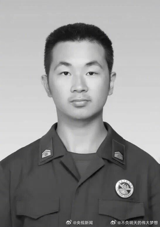 福安船厂爆炸1名消防员牺牲【船厂爆炸牺牲消防员年仅23岁】昨天13时09分，福建