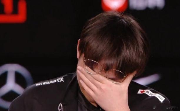 #MISSING赛后落泪#打了五局  看得出来JDG队内压力真的挺大的，还好打赢