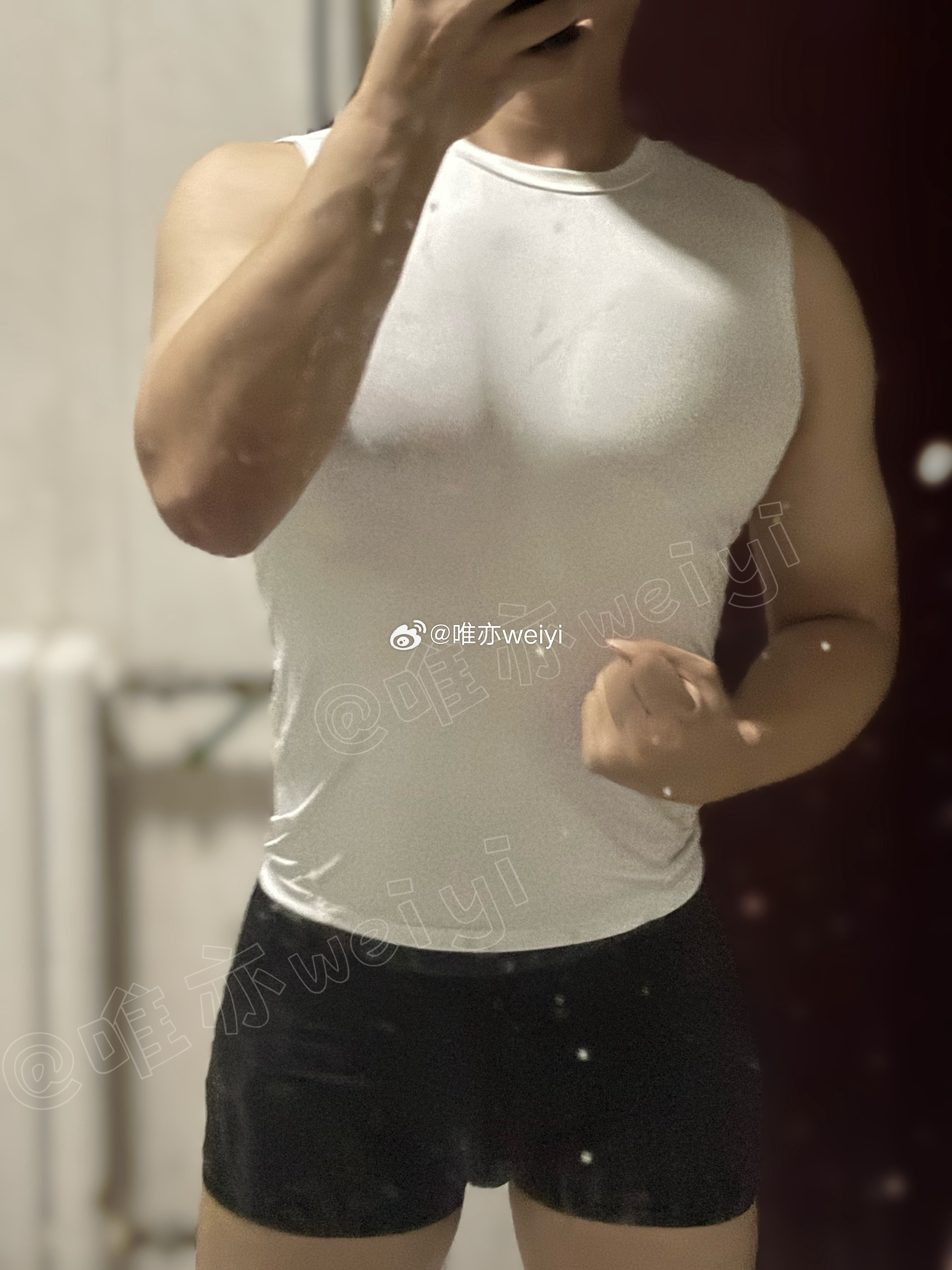 溽热通宵人不寐，唯凭空调度清宵