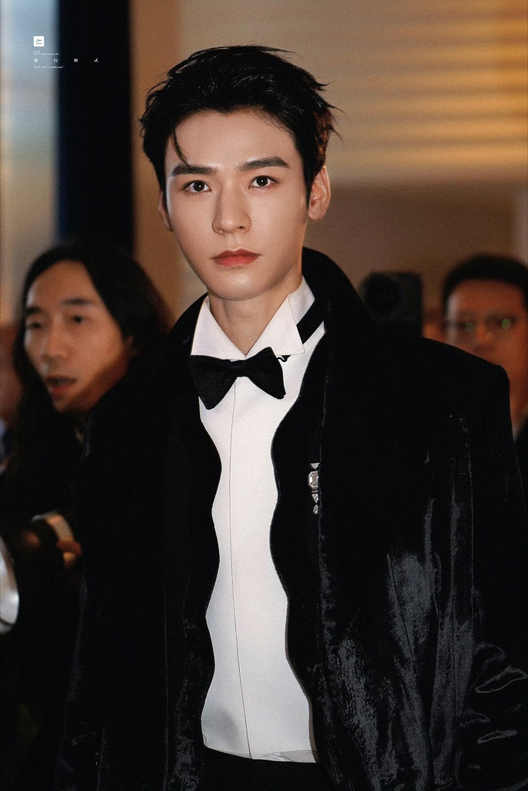 龚俊戛纳电影节出图[心]，矜贵又帅气～ ​​​