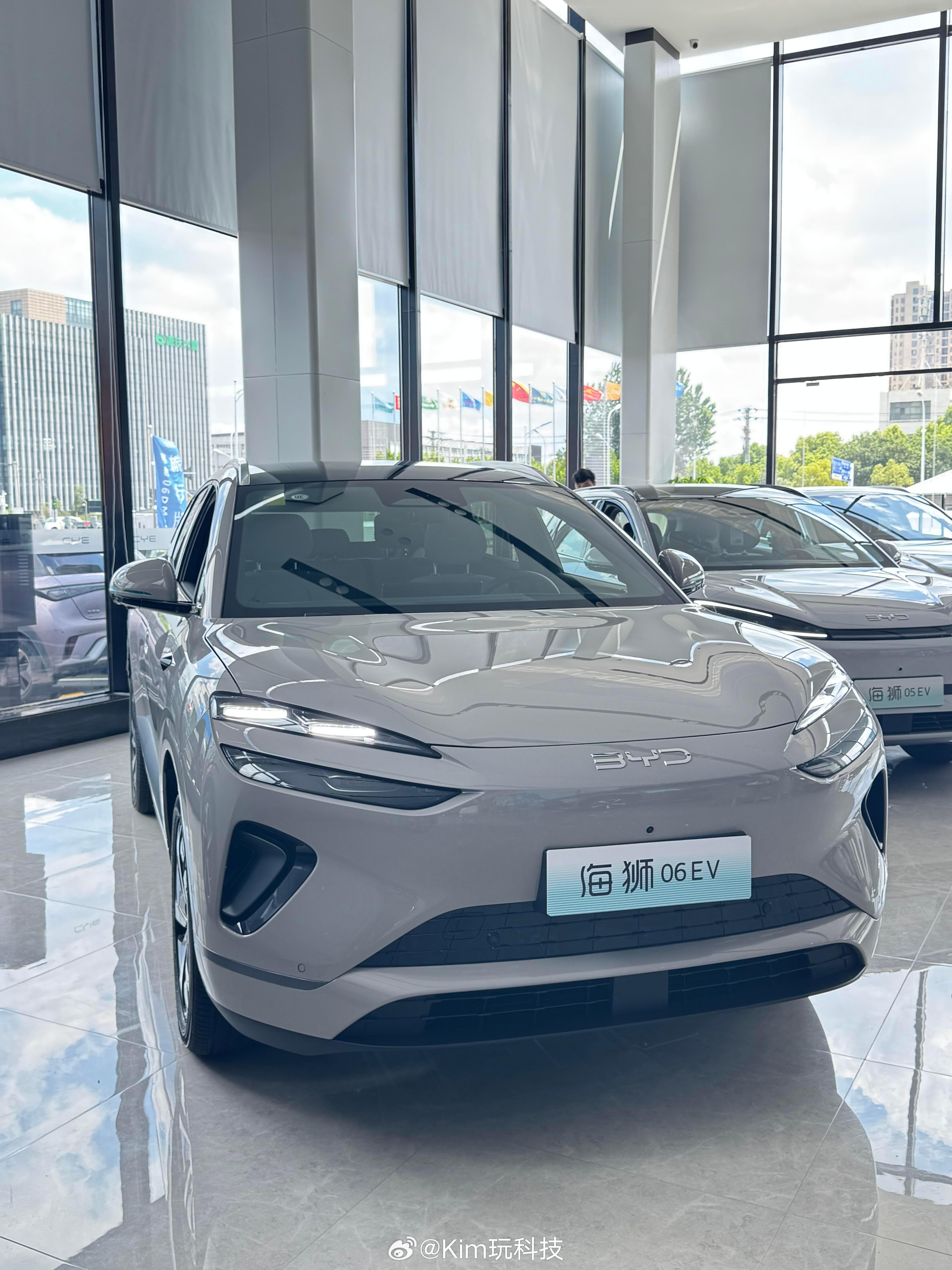 热泵空调是亮点，冬天开暖风比传统加热更省电，能有效减少低温下的续航衰减。 