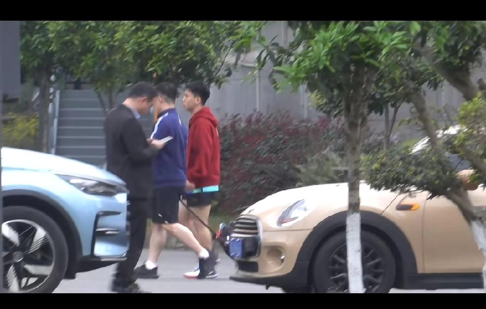 向鹏在国乒内部世界排名第三，
但这次他并没有获得参加澳门世界杯的门票。
昨天向鹏