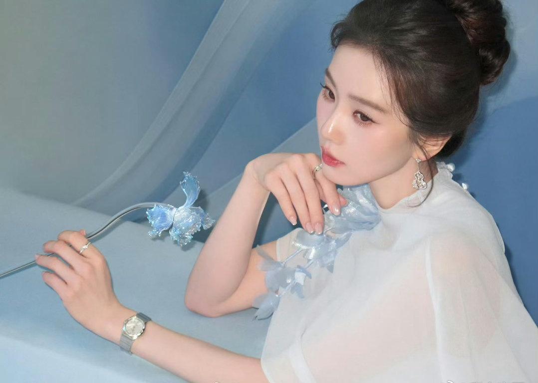 谁为刘诗诗的娃衣尖叫！温柔精致、简约高级，配色舒服、版型超赞，每个小细节都完美拿