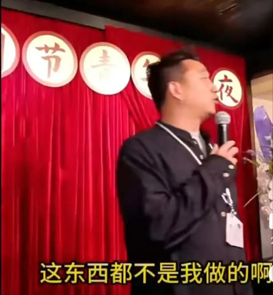 黄磊在上面闹，何炅在下面笑，两个年龄加起来100岁的中年大叔此刻像少年一样澄澈，