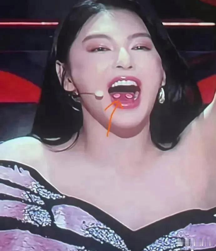 张雨绮把美做到了极致！
舌头上钉钉，疼不疼？