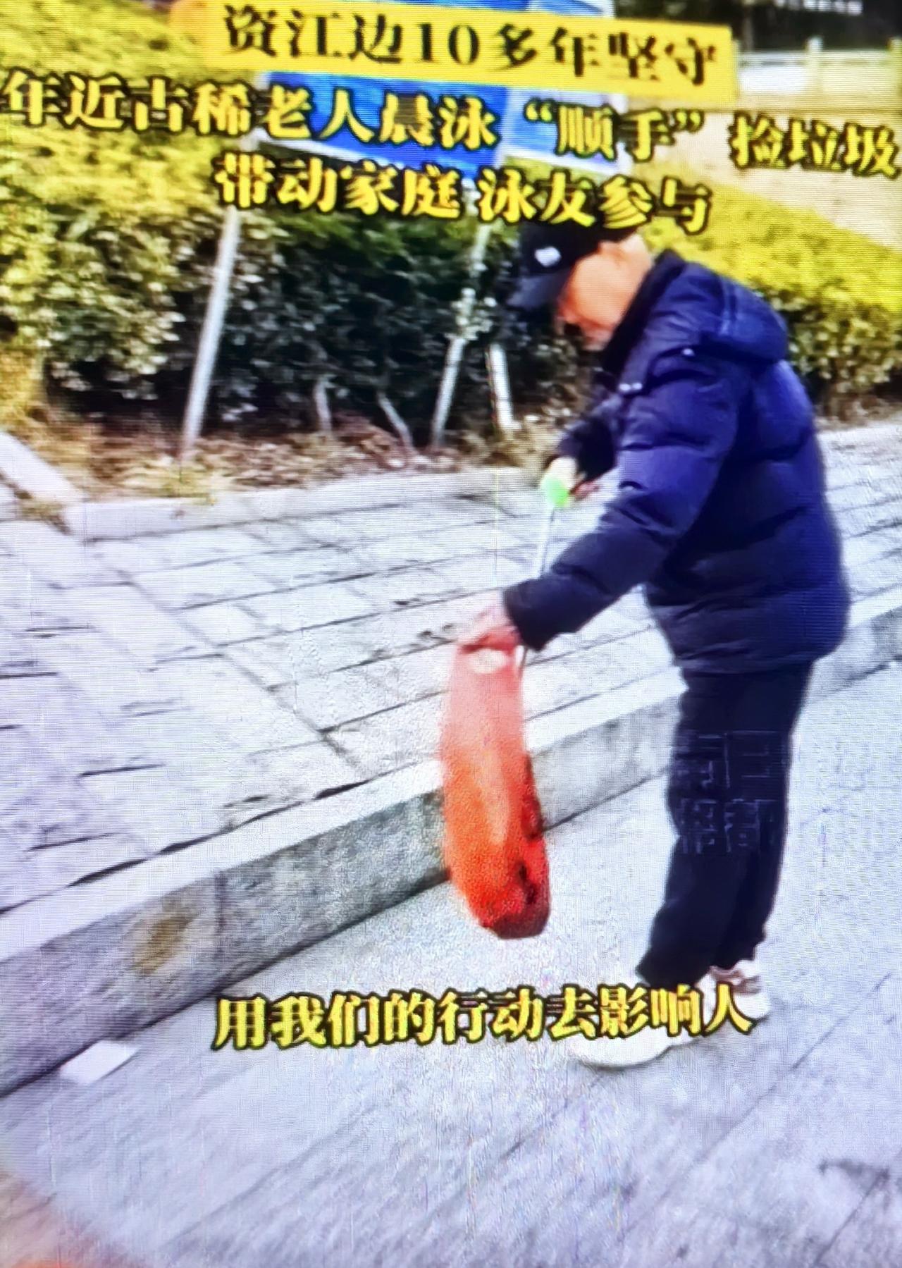 十年晨泳后，他坚持了另一件事

清晨五点半，湖南邵阳的资江河畔，朱加援的身影已经