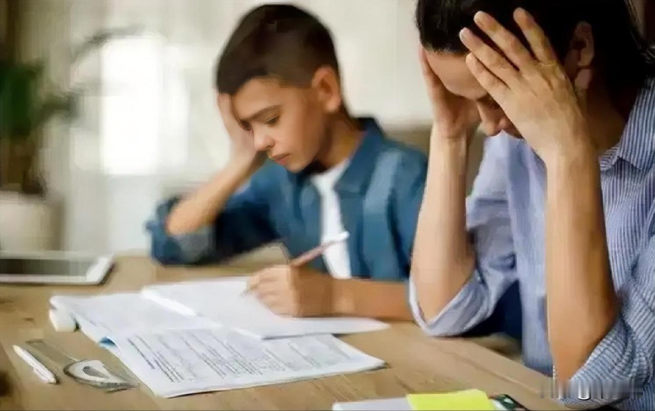 学生进行心理测试的结果，
让我惊掉了下巴。
全班四十五个学生，
测试出有心理问题