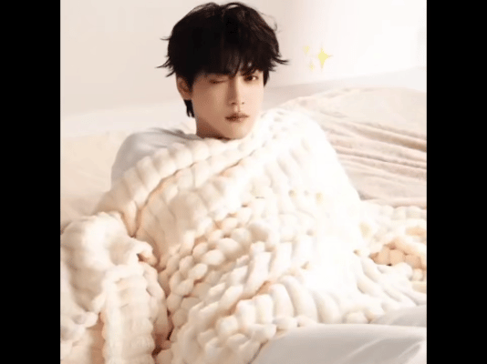 该睡了bb们！！早早早早早点休息😴🛌 