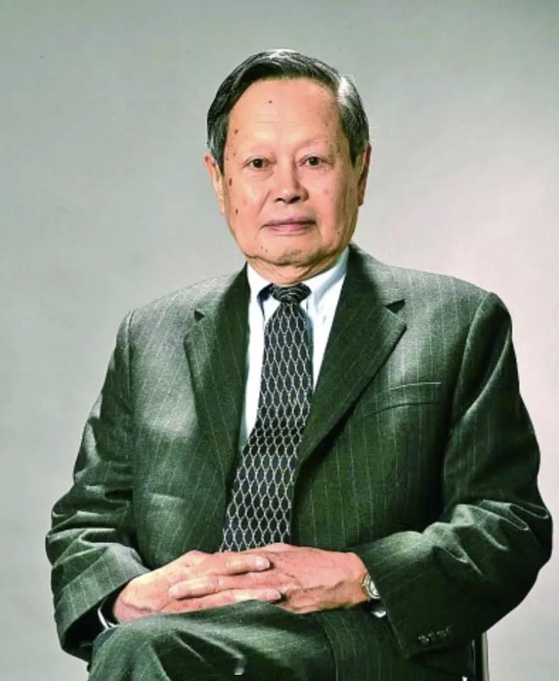 【沉痛送别！杨振宁先生遗体告别仪式今日举行】据消息，享誉世界的物理学家、诺贝尔物
