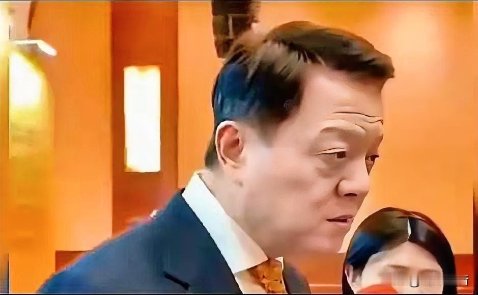 ⚠️震撼吃瓜🔥彻底翻脸❗周锡玮当众怒骂蒋家后人蒋万安，背后真相太现实
 
为什