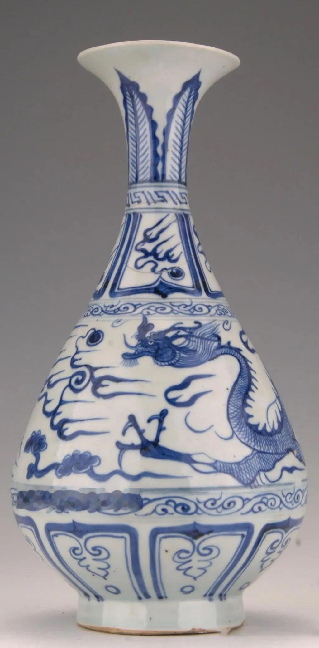 文物鉴赏：
文物名称：元青花云龙纹玉壶春瓶
文物年代：元
文物类型：瓷器
收藏单
