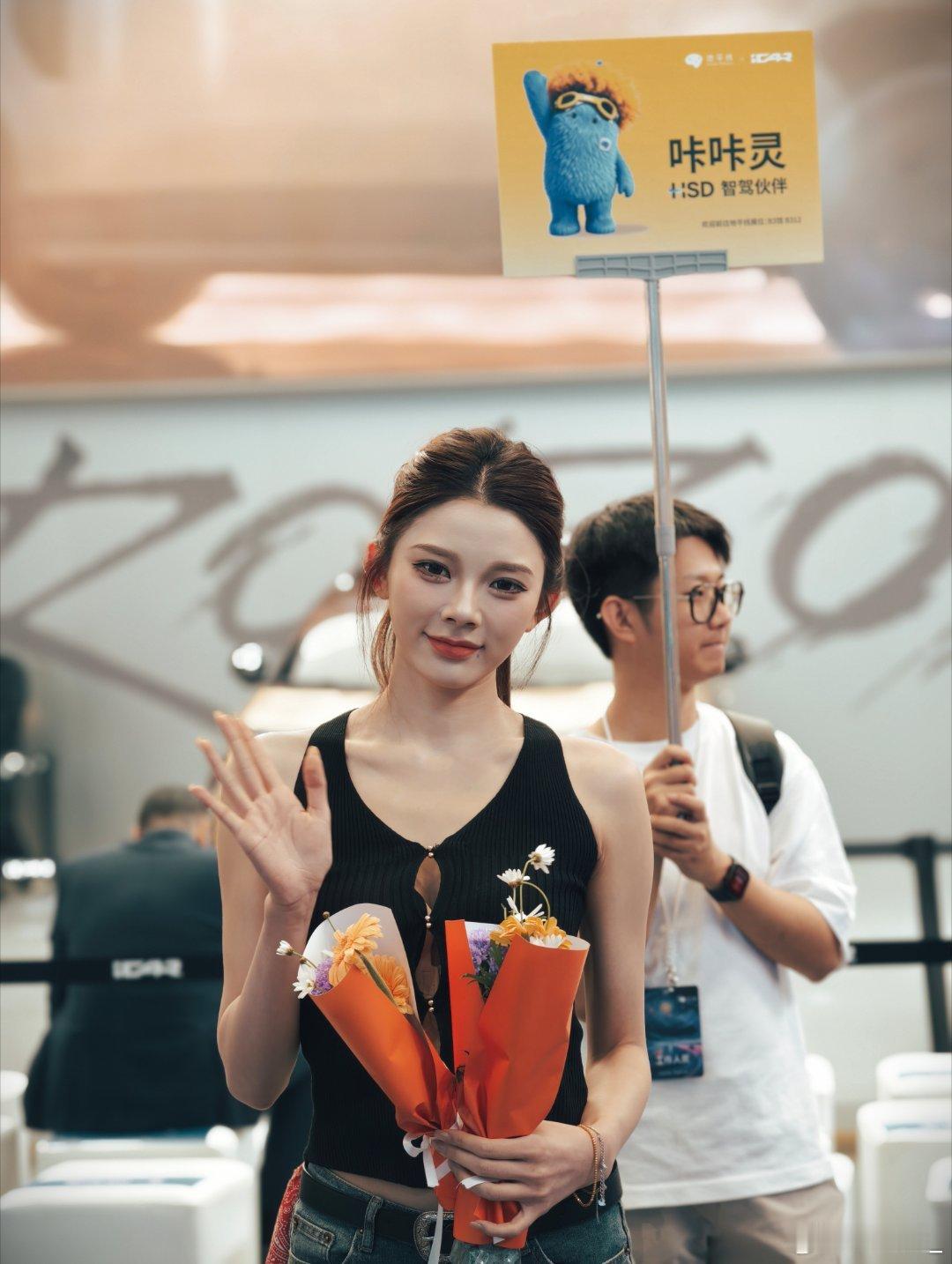 北京车展走断腿 燃尽了，消耗了我最少五个大汉堡顺义这个展馆真的太大了大概来回走了