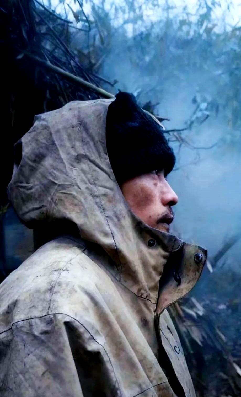 录个综艺差点连命都搭进去，嘉宾因鞋底打滑直接退赛，这哪是真人秀，简直是“绝地求生