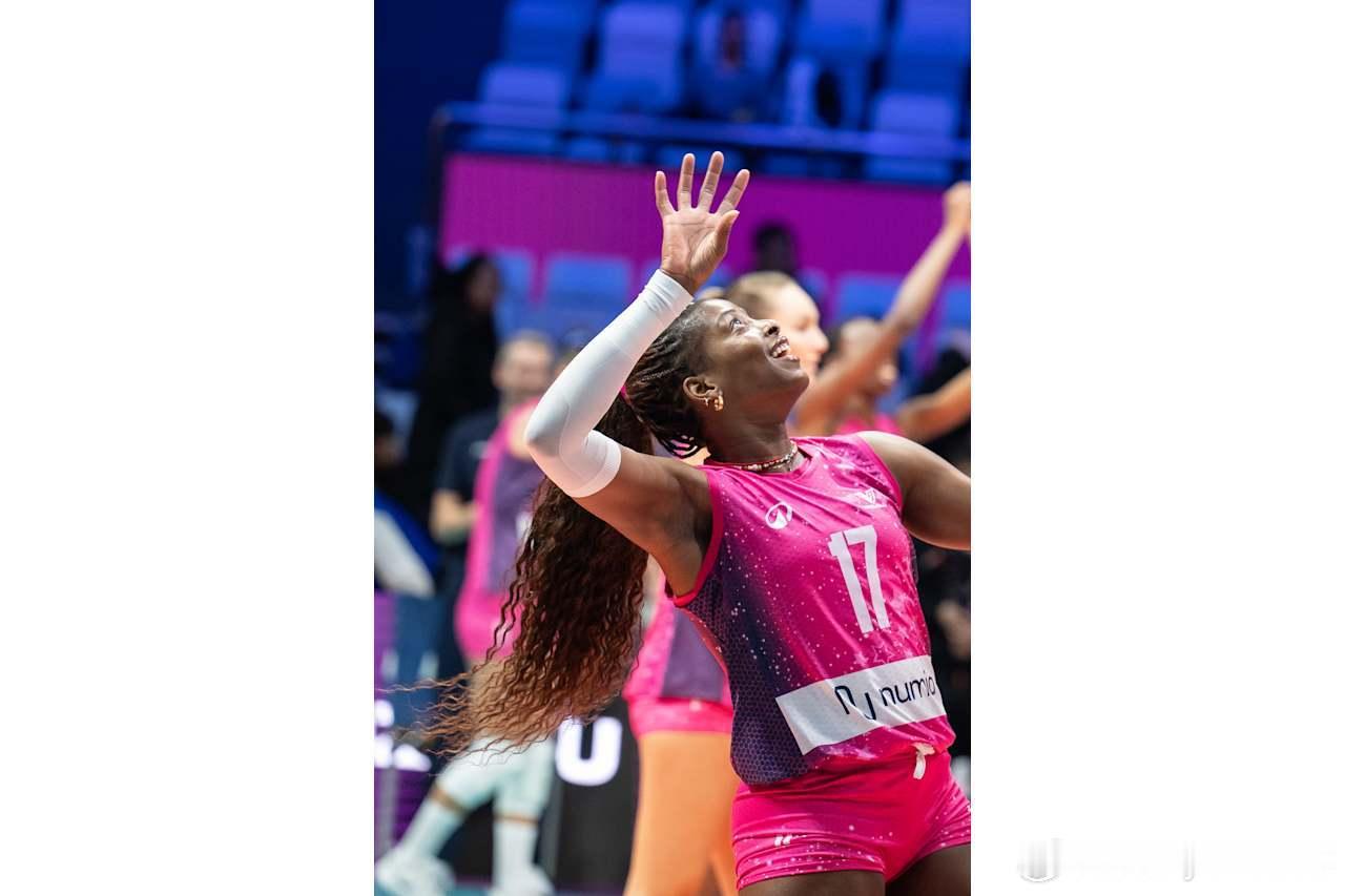 米兰以3-0击败米纳斯，以胜利开启世俱杯征程📌 25-17、25-22、27-