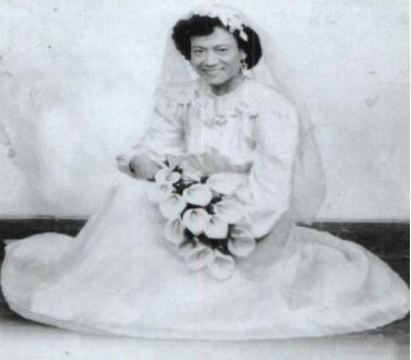 1951年，一位身材窈窕，能歌善舞的美女作家，竟然是男扮女装的敌特间谍！
 
而