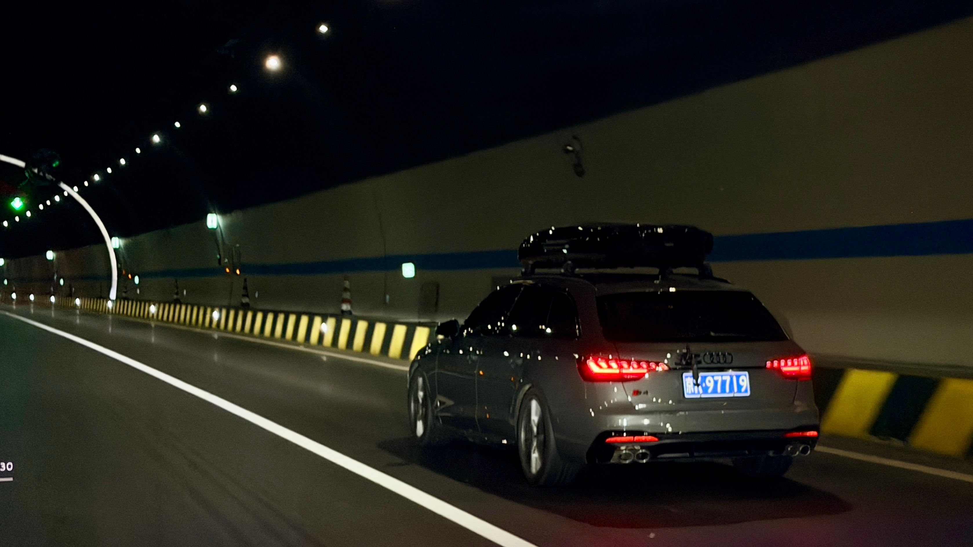 让我听听，是谁的小车车，这么帅呀？？？（疯狂暗示） 