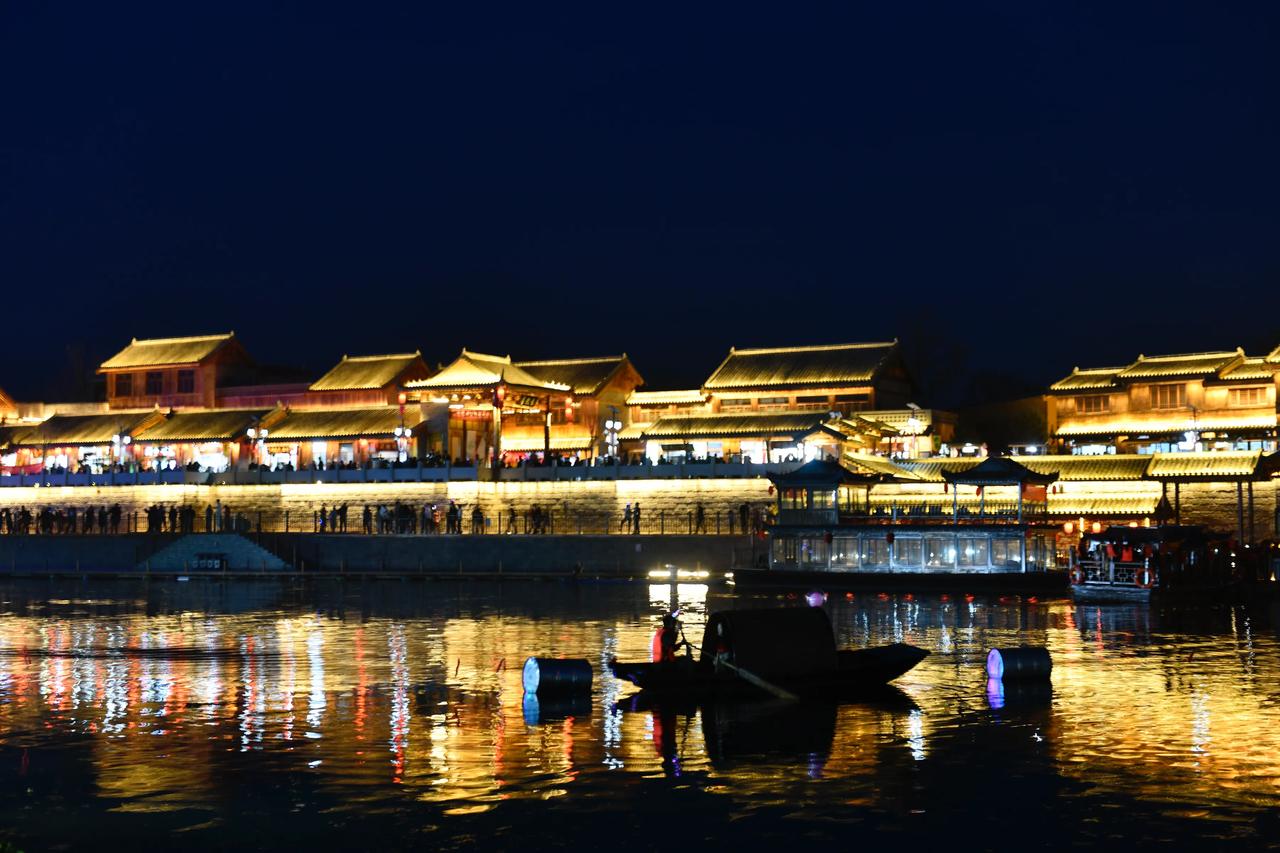 拍摄一组夜景照片，#环城公园夜景！# #城市夜色之美# #城市夜里的美景#