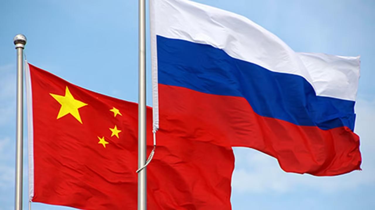 俄罗斯也不希望中国超过美国吗？其实跟美国比起来，俄罗斯更怕中国崛起，因为他们担心