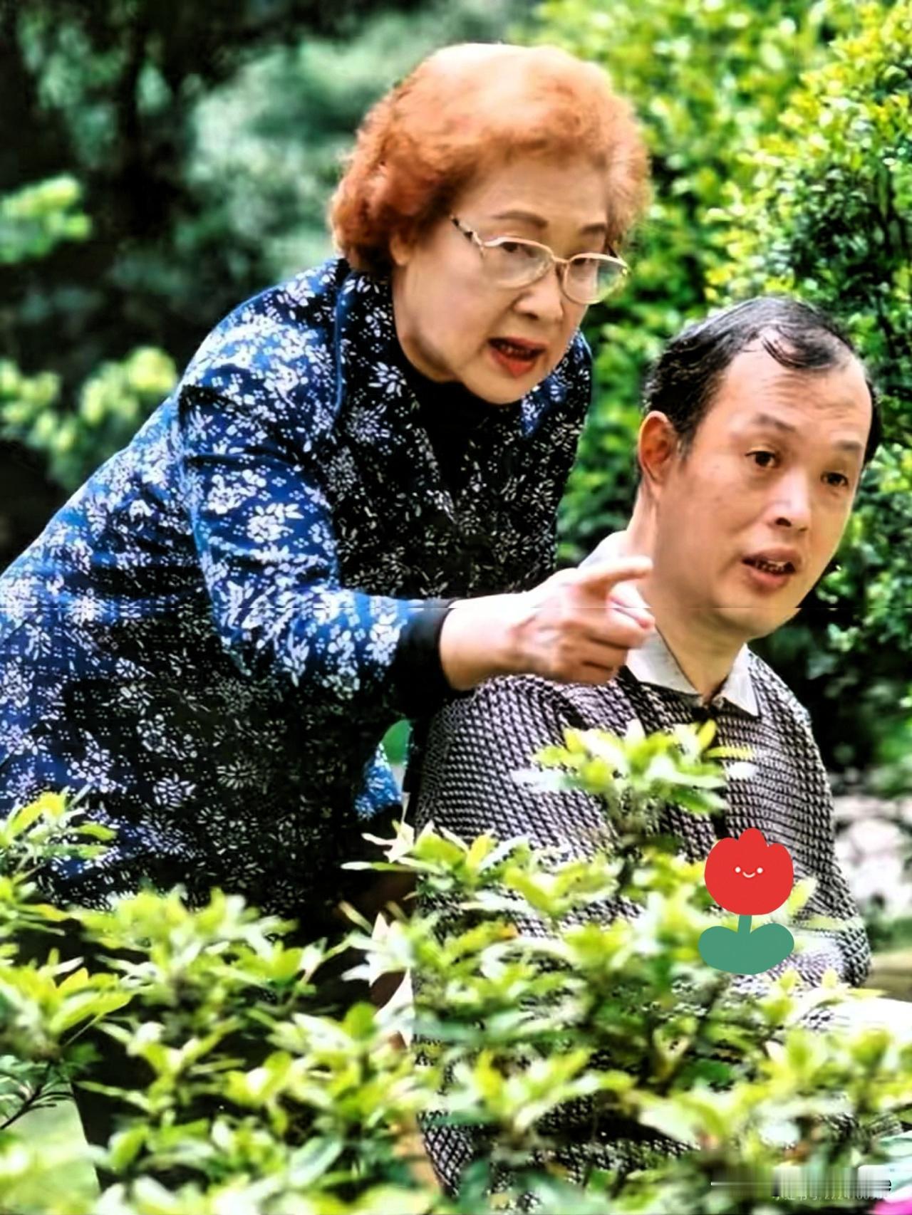 1938年，26岁的陈天国把16岁的秦怡玷污了，之后，秦怡大病一场，高烧不退，陈