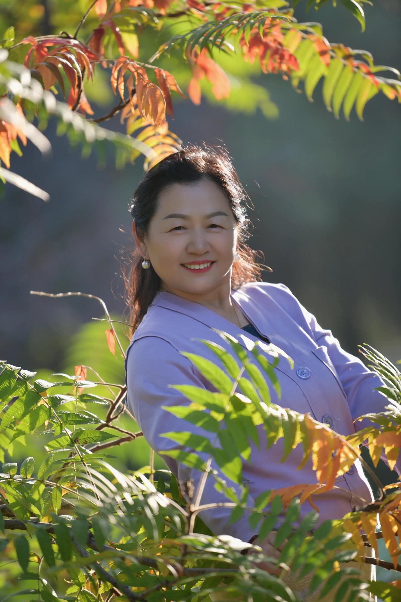 秋天时节，树叶红了，完全进入秋冬季节！#秋日美好韵味！# #季节之美。# #树叶