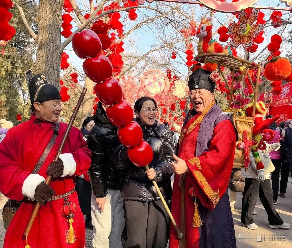 阿里千问的这波福利，一定要去试试。

今天一大早，千问APP“春节30亿大免单”