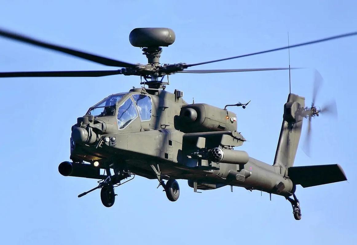 据媒体报道， 6 月 8 日晚 7:33 美东时间，一架美国陆军 AH-64 阿