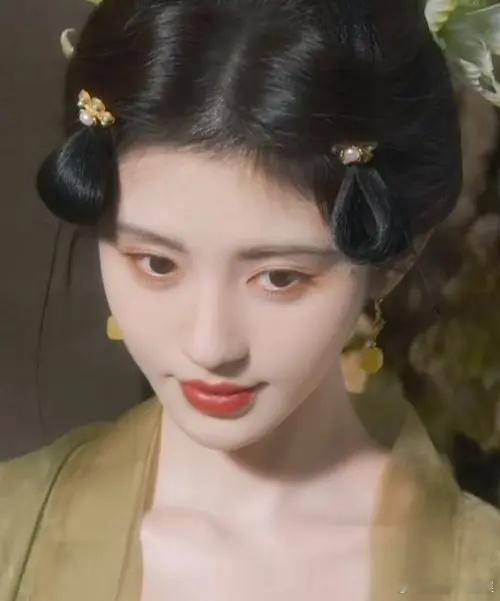 鞠婧祎古装无刘海版，怎么评？ ​​​
