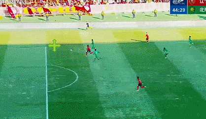 再下一城！辽宁铁人2比0领先北京国安。
比赛进行到上半场第45分钟，主队辽宁铁人