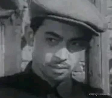 1944年，特务张永顺押着新抓到的地下党去集市认人，遇到了正在那里溜达的老乡。特