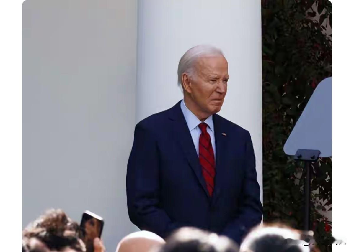 谁来领导世界？

拜登很担心、很焦虑、很着急！

他自认为，美国是“自由世界领导