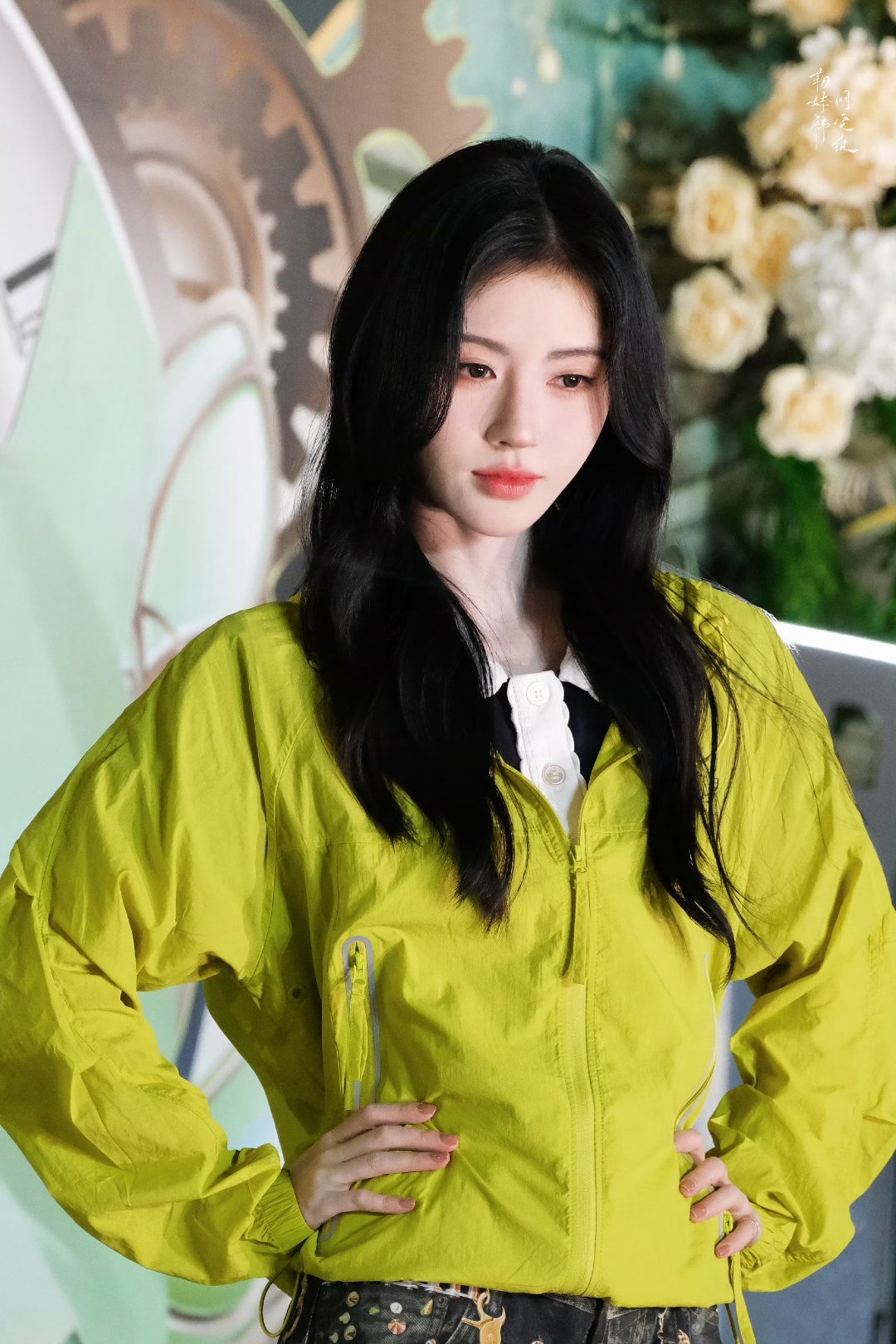 鞠婧祎 jjy鞠婧祎杨采薇 jjy鞠婧祎花间令 她要走的 是遍地铺满阳光的星光大