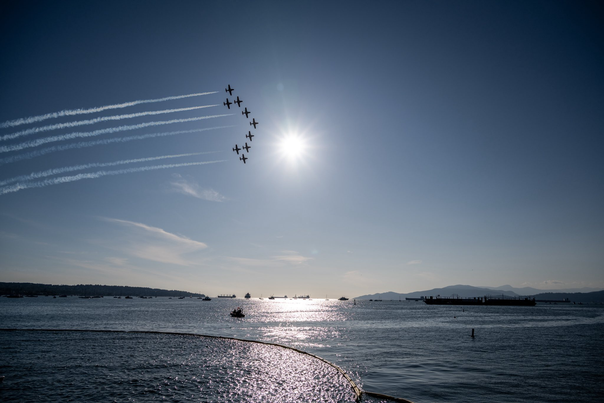 Boundary Bay Airshow 上的加拿大雪鸟表演队 ​​​