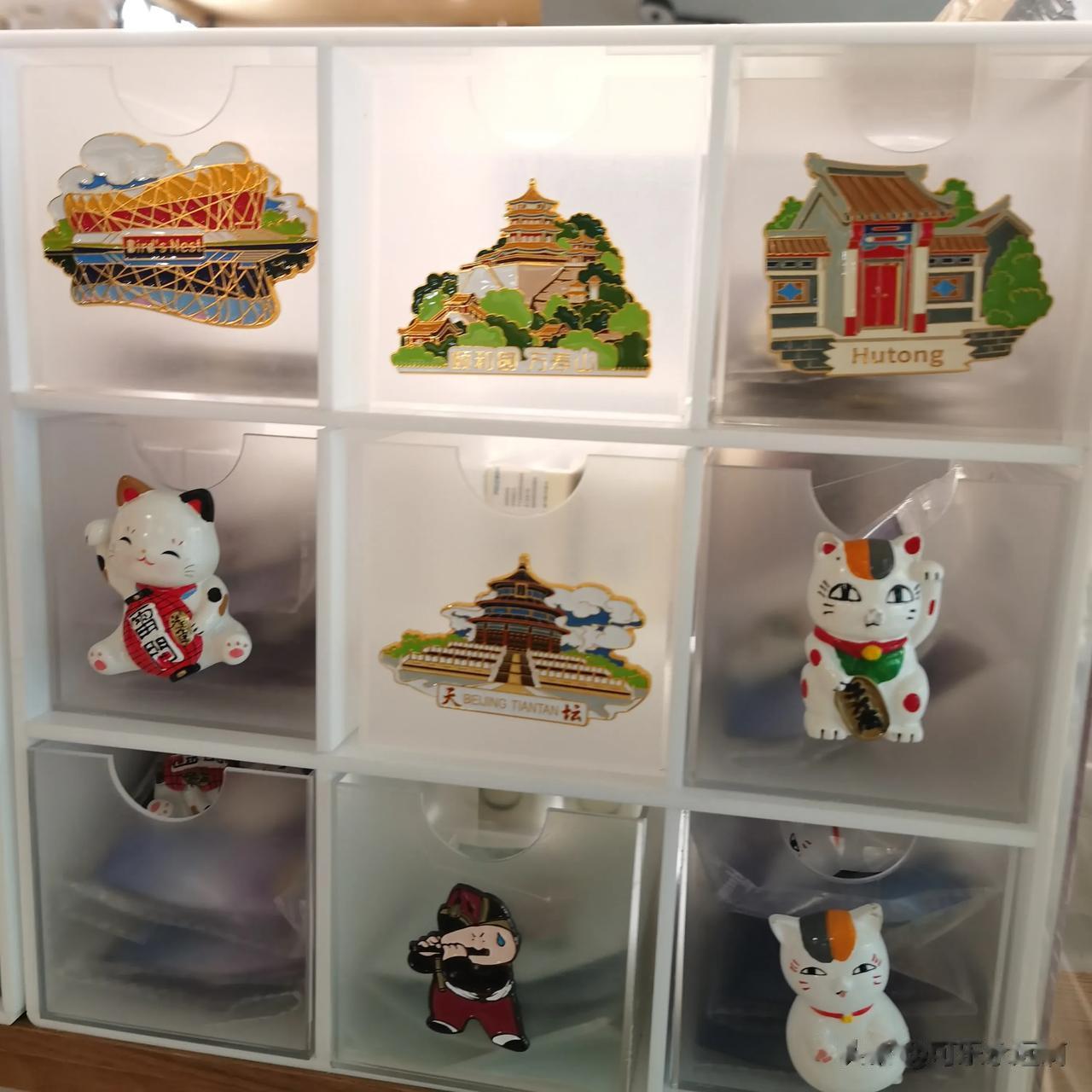  
长的可可爱爱、抱着软软乎乎的熊熊谁不爱啊！！！
收集一屋子的玩偶，是每个女孩